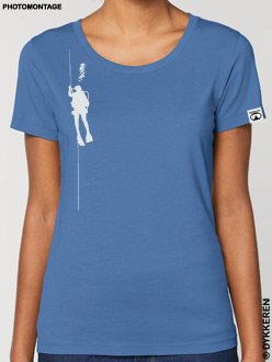 Organic cotton scuba dive woman T-shirt Tshirt by Dykkeren The eco-friendly divewear Fairwear with diver at decompression stop