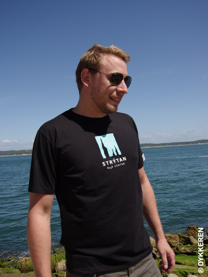 Tee-shirt plongée Strýtan dive center Akureyri Islande en coton bio Dykkeren The eco-friendly divewear Fairwear