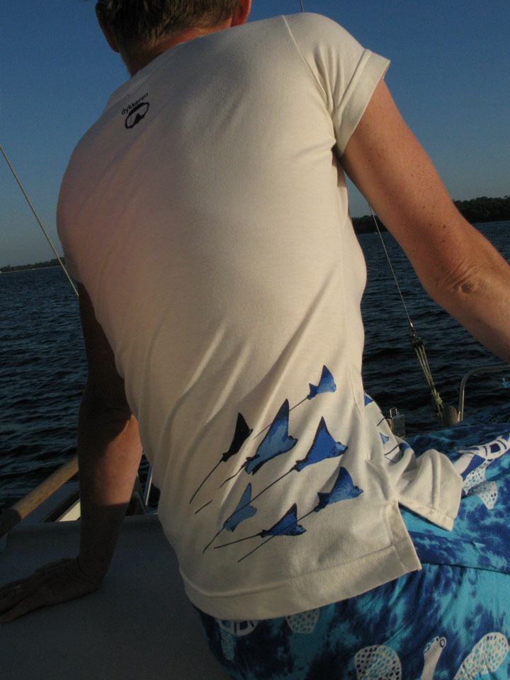 shop_eagle_rays_fairtrade_mc_F_ecru_bleu_2